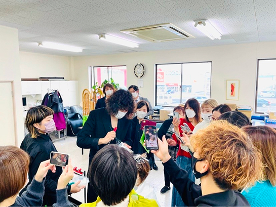 カラーセミナー講習中